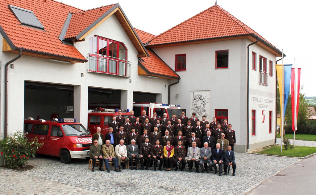 Ehrengäste und Mannschaft der Freiwilligen Feuerwehr Obersdorf zum 125-jährigen Jubiläum, 2014